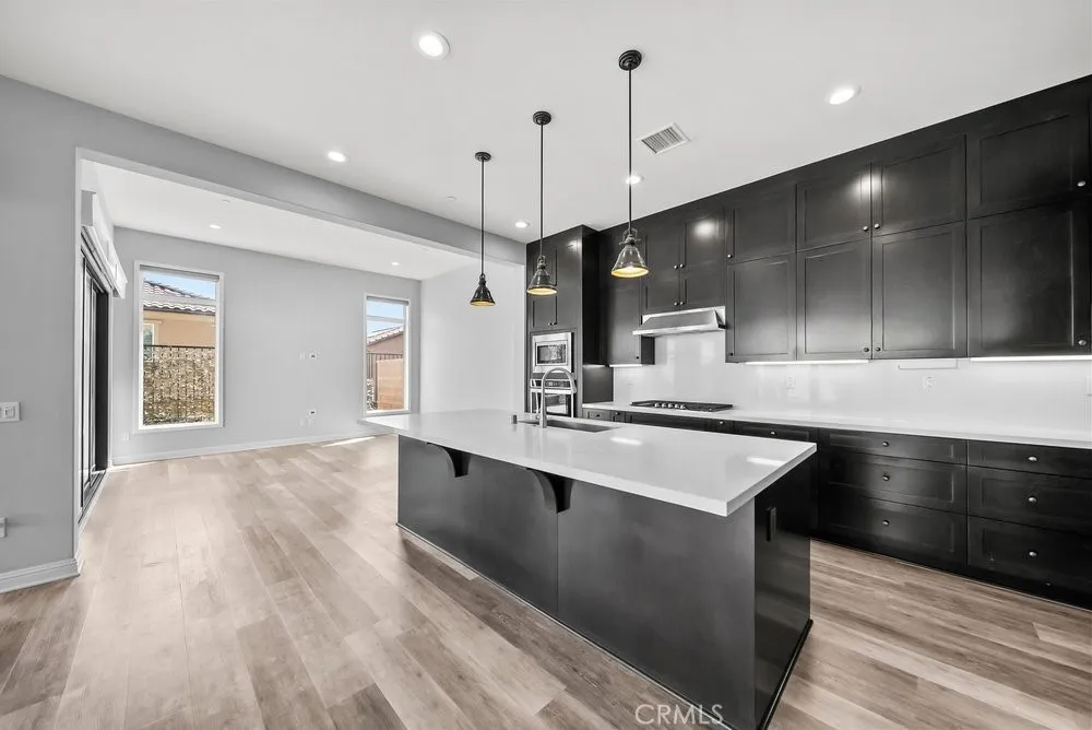 20752 Spruce Porter Ranch, CA 91326