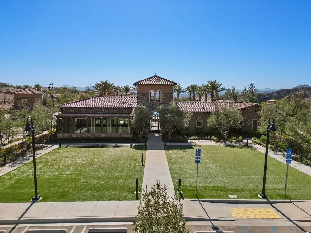 20752 Spruce Porter Ranch, CA 91326
