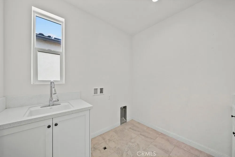 20752 Spruce Porter Ranch, CA 91326
