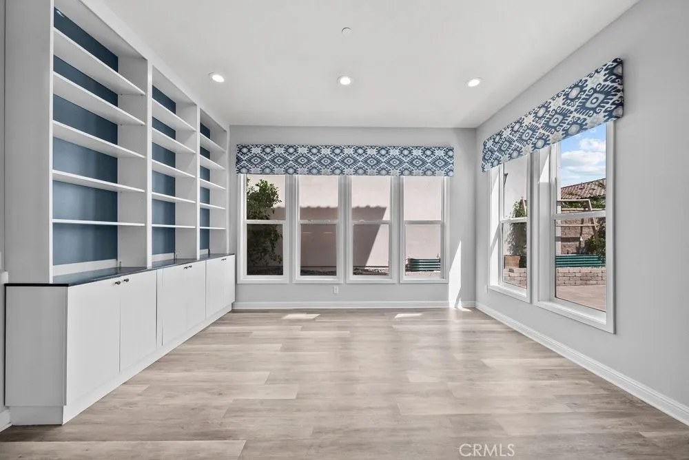 20752 Spruce Porter Ranch, CA 91326