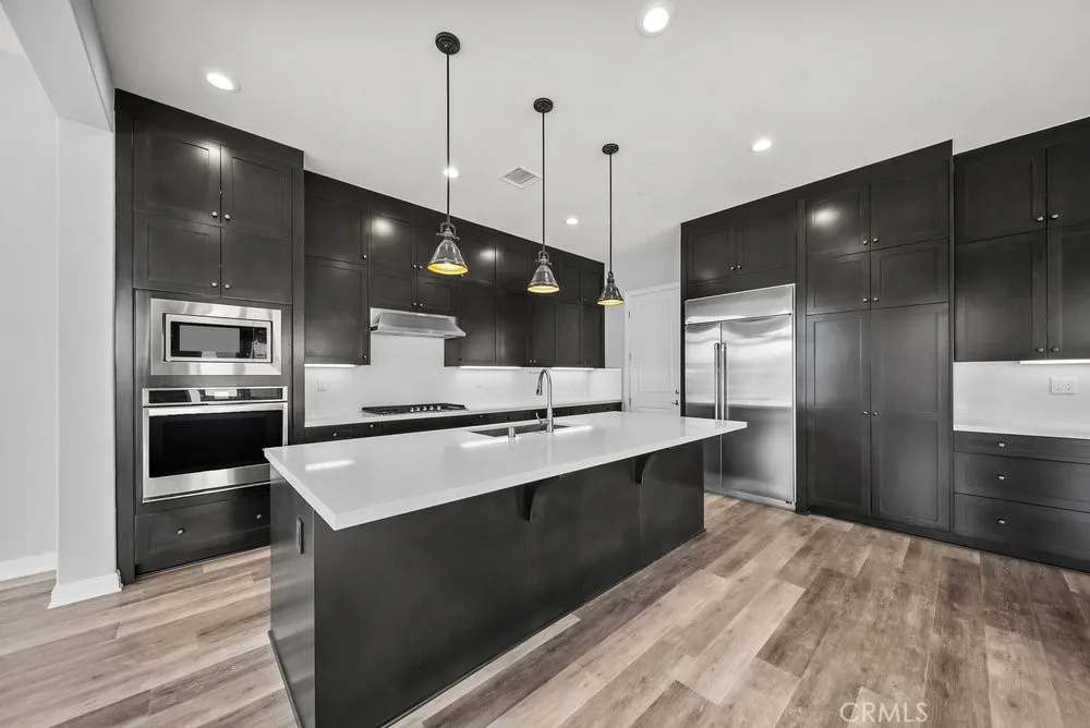 20752 Spruce Porter Ranch, CA 91326