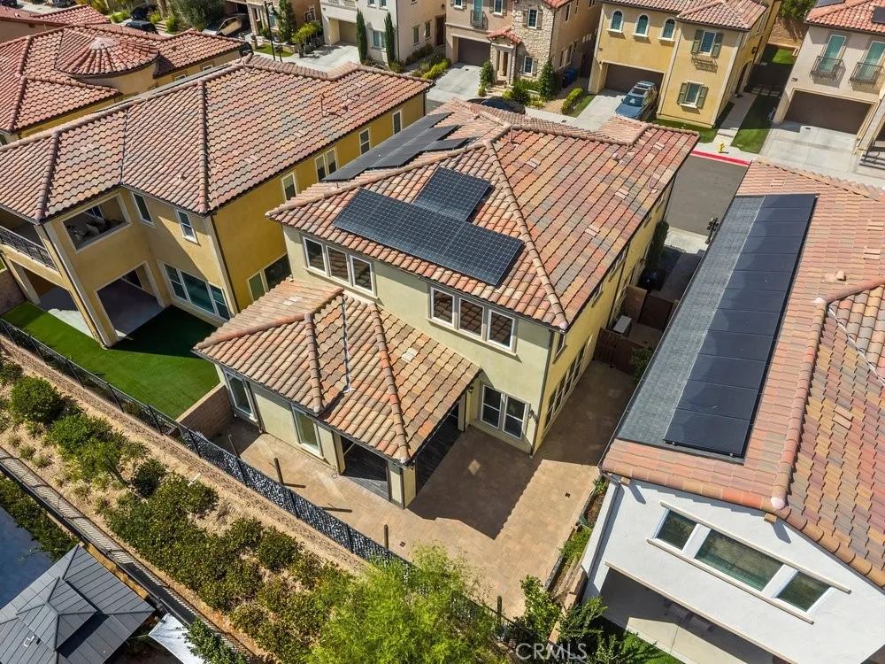 20752 Spruce Porter Ranch, CA 91326
