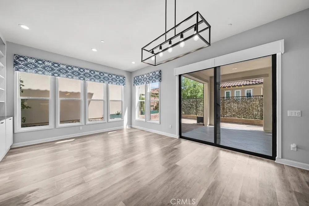20752 Spruce Porter Ranch, CA 91326