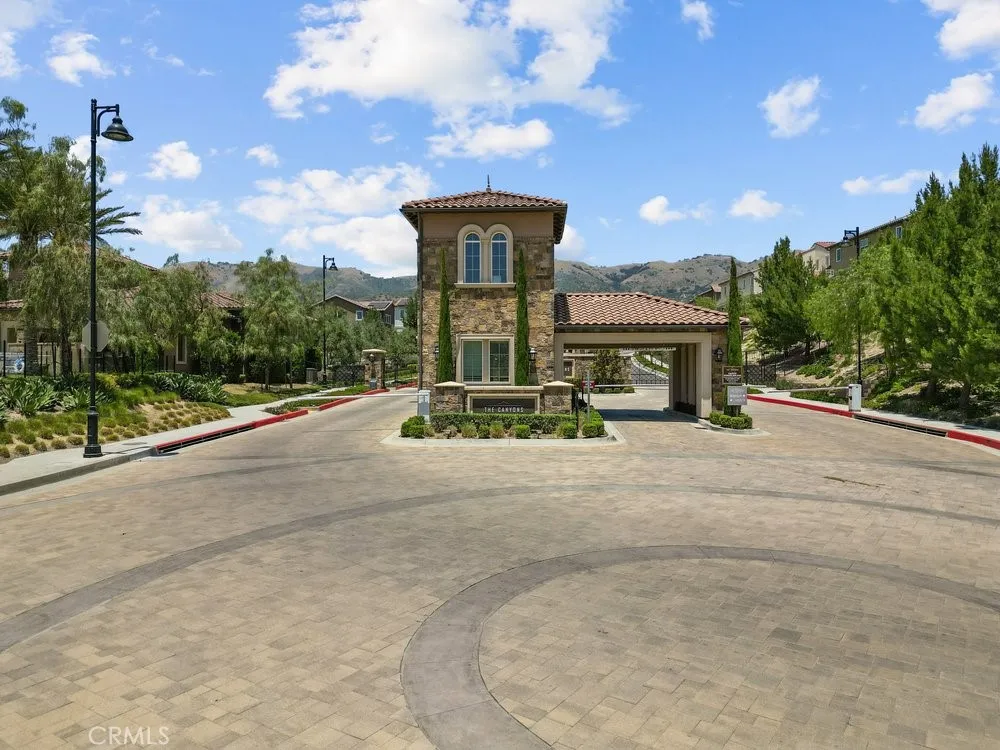 20752 Spruce Porter Ranch, CA 91326