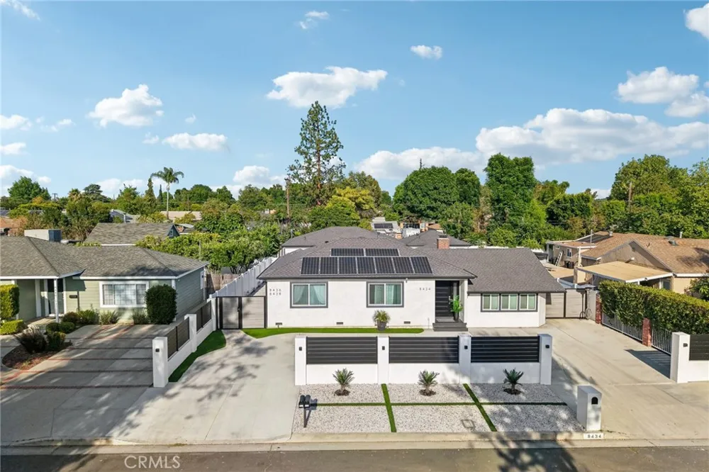 8434 Oakdale Avenue Winnetka, CA 91306