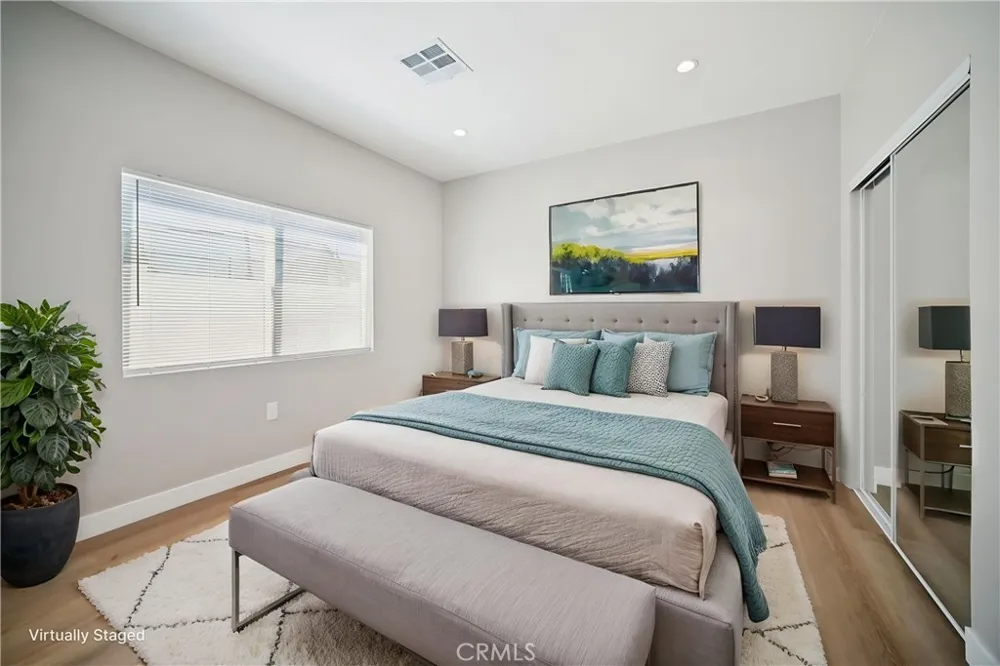 8434 Oakdale Avenue Winnetka, CA 91306