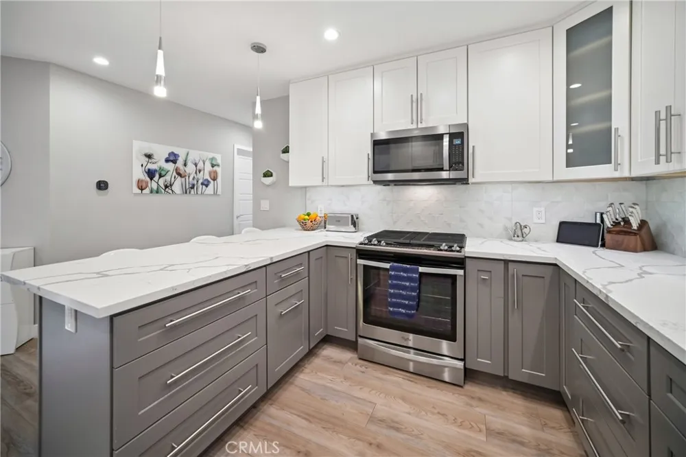 8434 Oakdale Avenue Winnetka, CA 91306