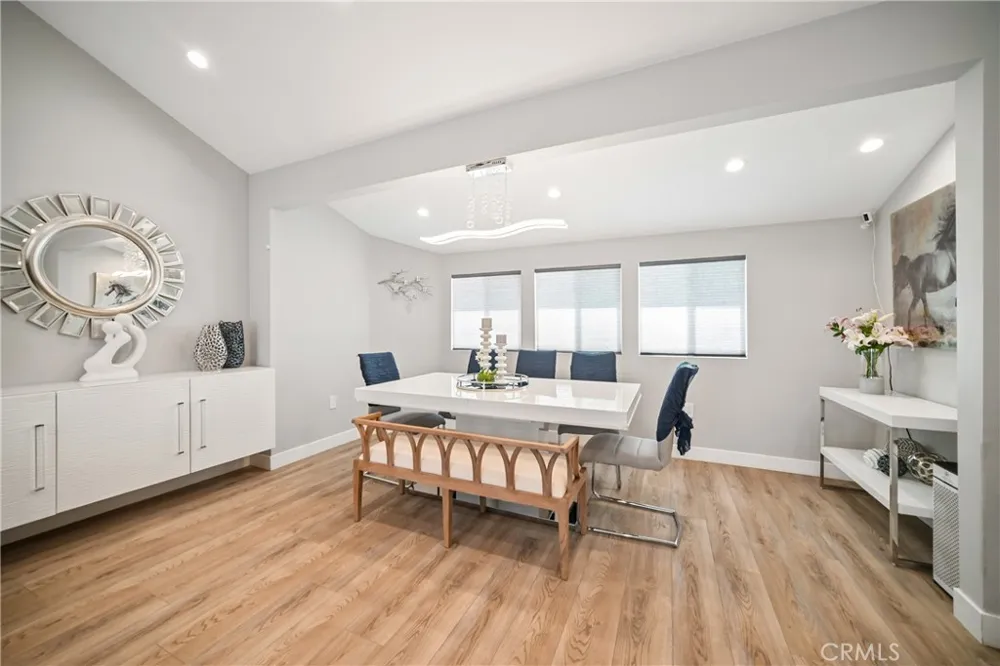 8434 Oakdale Avenue Winnetka, CA 91306
