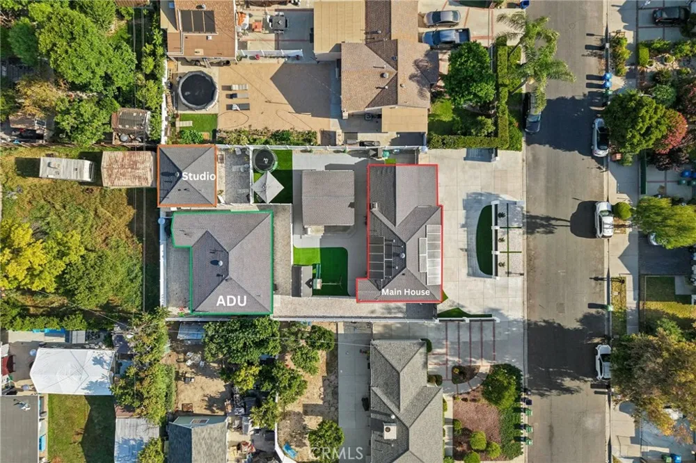 8434 Oakdale Avenue Winnetka, CA 91306