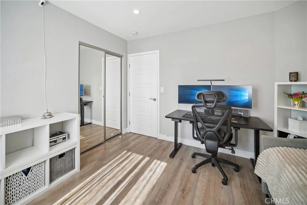 8434 Oakdale Avenue Winnetka, CA 91306