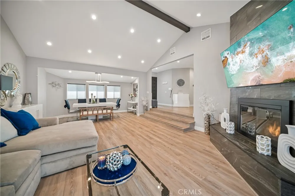8434 Oakdale Avenue Winnetka, CA 91306