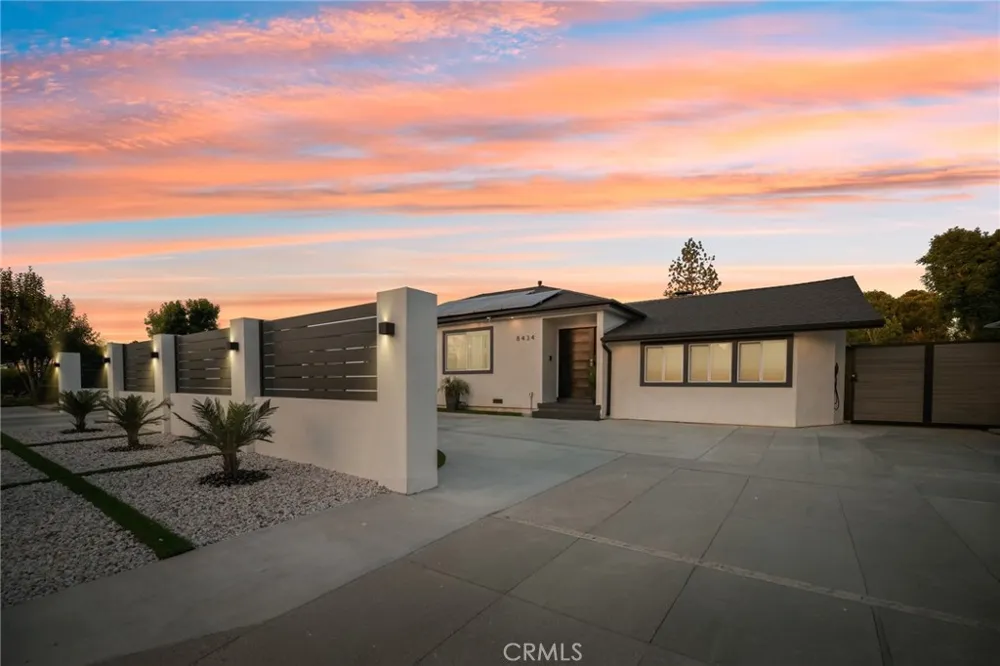 8434 Oakdale Avenue Winnetka, CA 91306