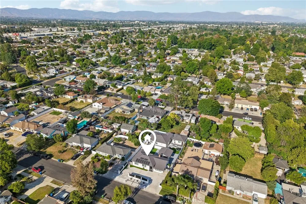 8434 Oakdale Avenue Winnetka, CA 91306