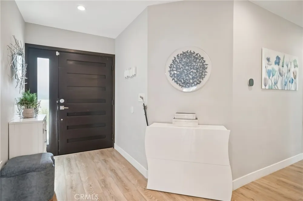 8434 Oakdale Avenue Winnetka, CA 91306