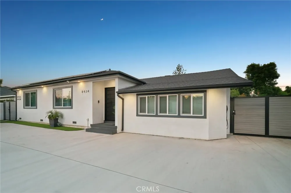8434 Oakdale Avenue Winnetka, CA 91306