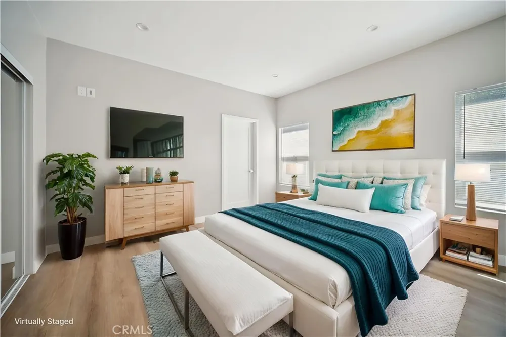 8434 Oakdale Avenue Winnetka, CA 91306