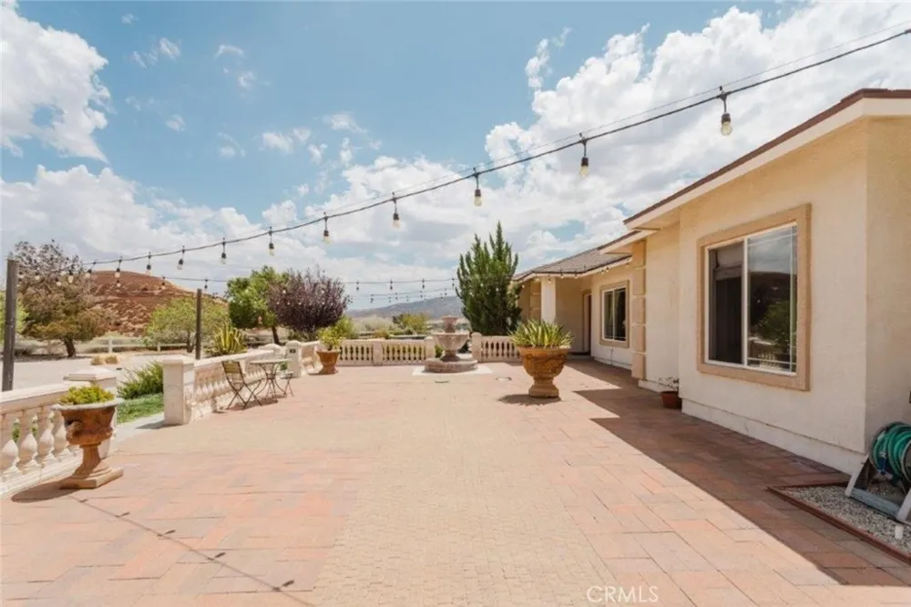 9753 Elizabeth Lake Road Leona Valley, CA 93551