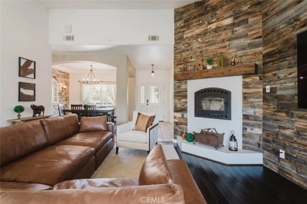 9753 Elizabeth Lake Road Leona Valley, CA 93551
