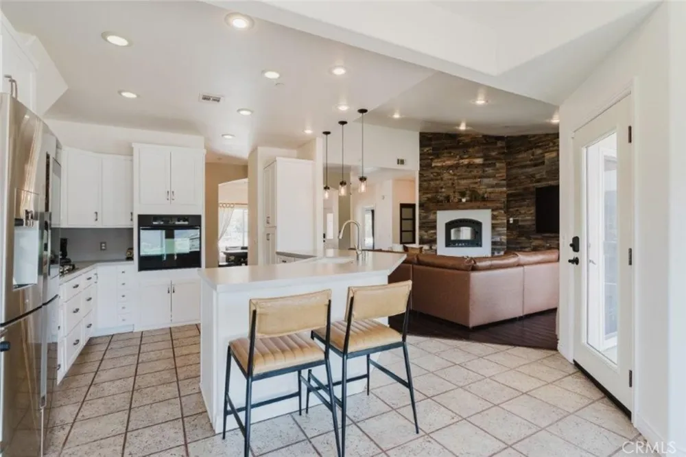 9753 Elizabeth Lake Road Leona Valley, CA 93551