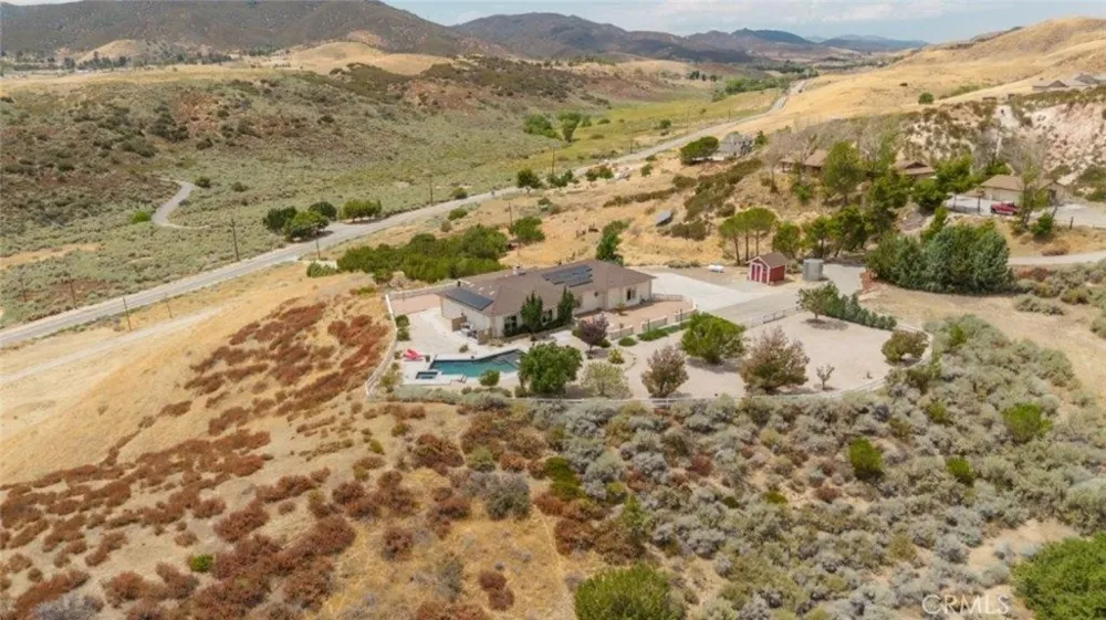 9753 Elizabeth Lake Road Leona Valley, CA 93551