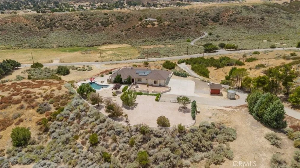 9753 Elizabeth Lake Road Leona Valley, CA 93551