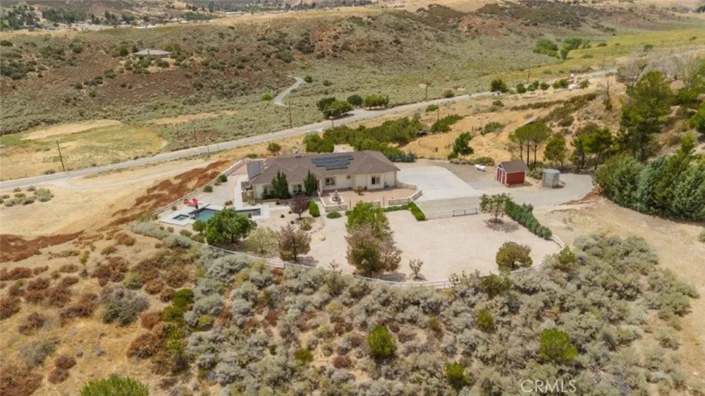 9753 Elizabeth Lake Road Leona Valley, CA 93551
