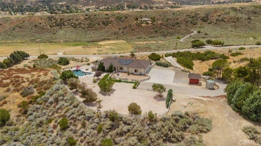 9753 Elizabeth Lake Road Leona Valley, CA 93551