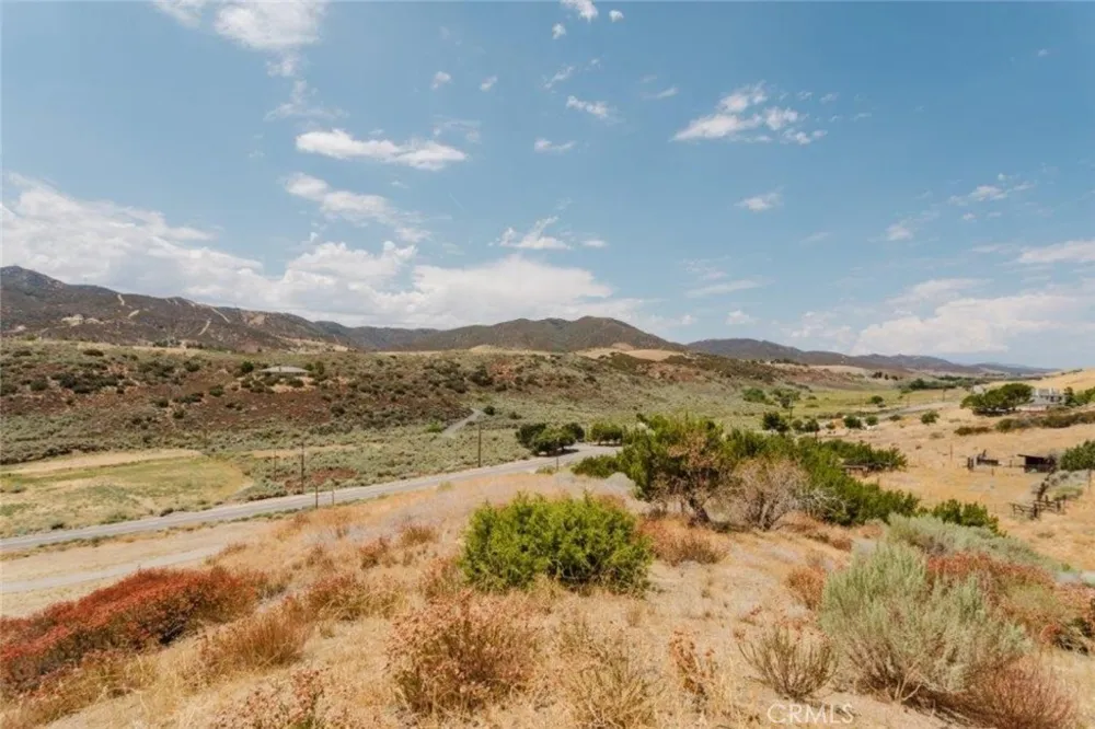 9753 Elizabeth Lake Road Leona Valley, CA 93551