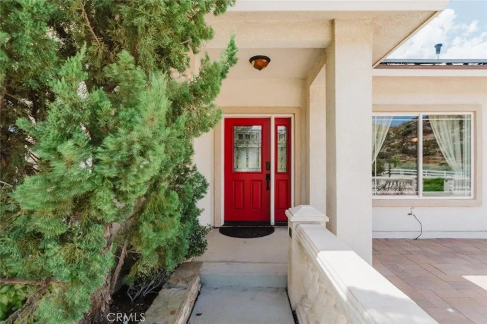 9753 Elizabeth Lake Road Leona Valley, CA 93551