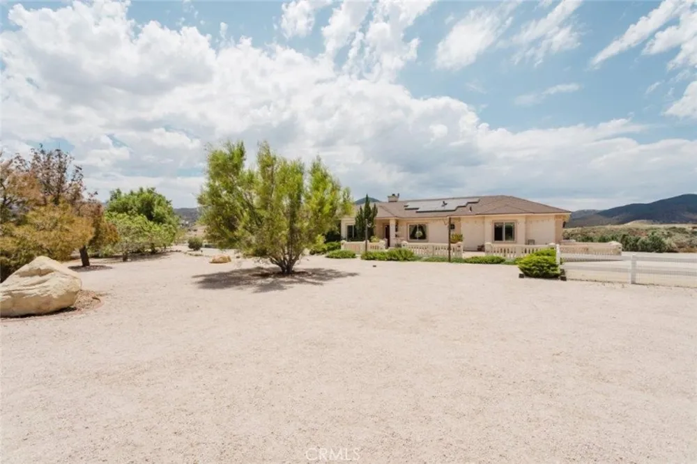 9753 Elizabeth Lake Road Leona Valley, CA 93551