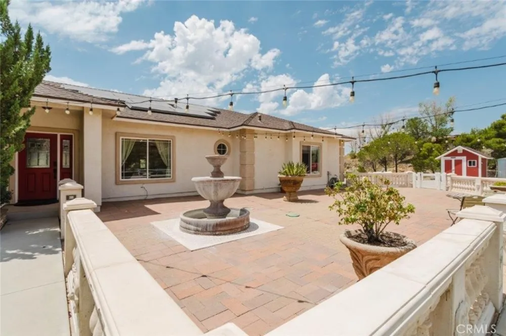 9753 Elizabeth Lake Road Leona Valley, CA 93551