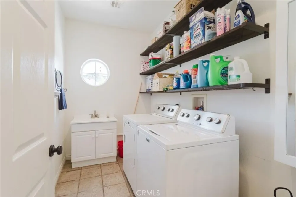 9753 Elizabeth Lake Road Leona Valley, CA 93551