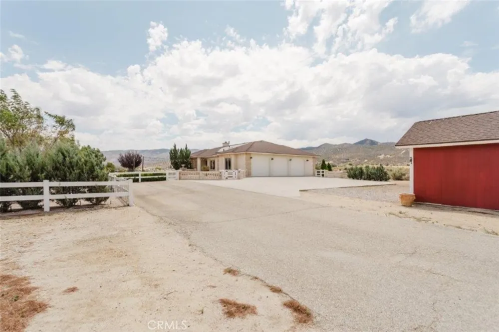 9753 Elizabeth Lake Road Leona Valley, CA 93551