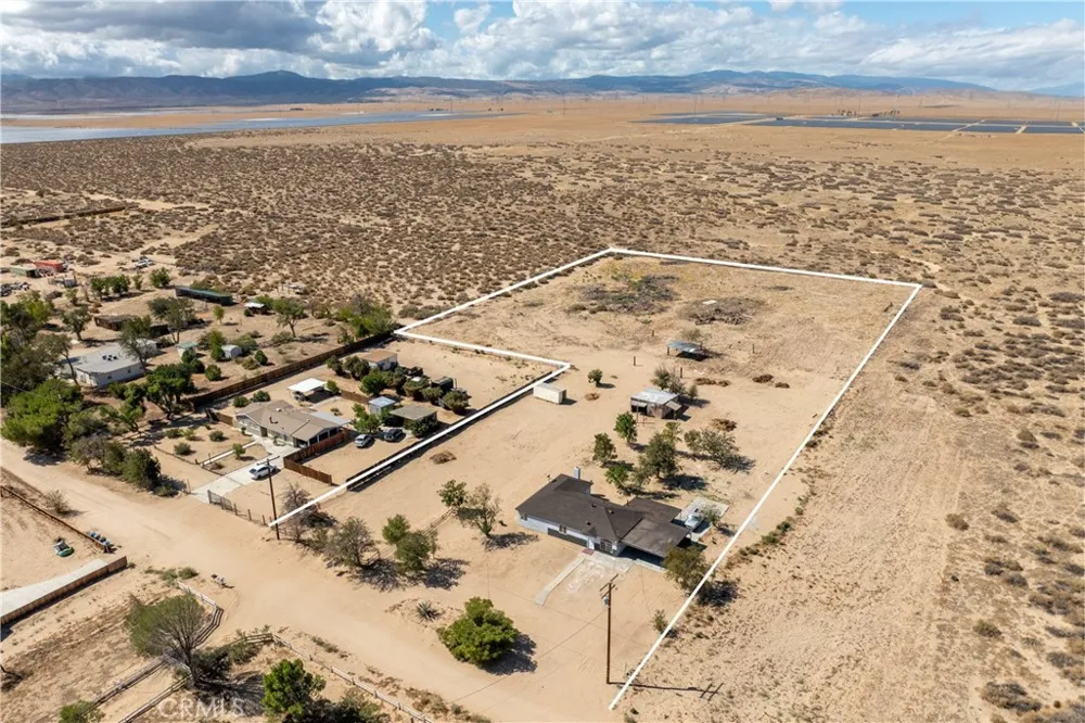 48225 93rd St W Antelope Acres, CA 93536