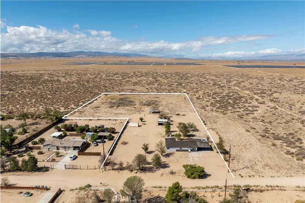 48225 93rd St W Antelope Acres, CA 93536