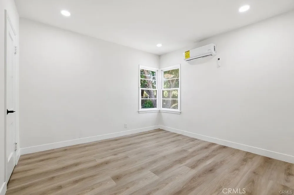 10332 Cayuga Avenue Pacoima, CA 91331
