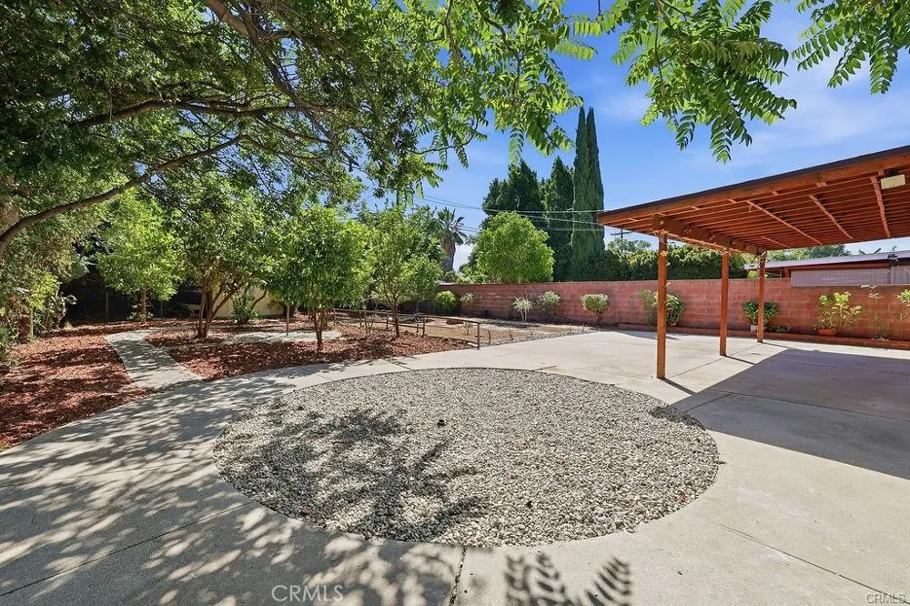 10332 Cayuga Avenue Pacoima, CA 91331