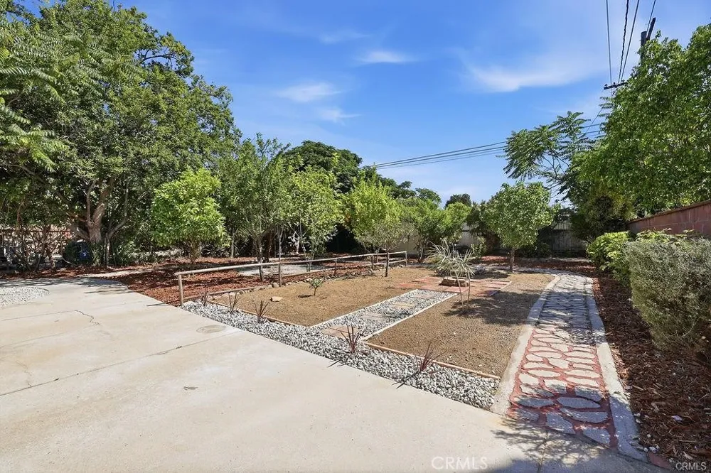 10332 Cayuga Avenue Pacoima, CA 91331
