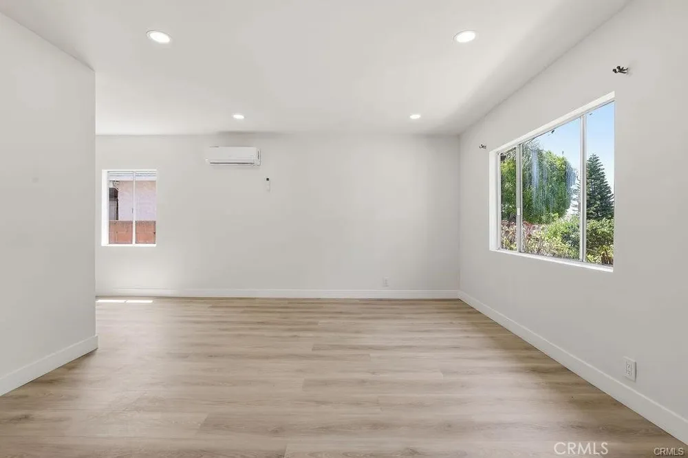 10332 Cayuga Avenue Pacoima, CA 91331