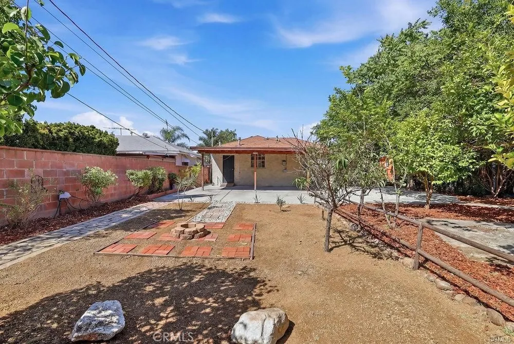 10332 Cayuga Avenue Pacoima, CA 91331