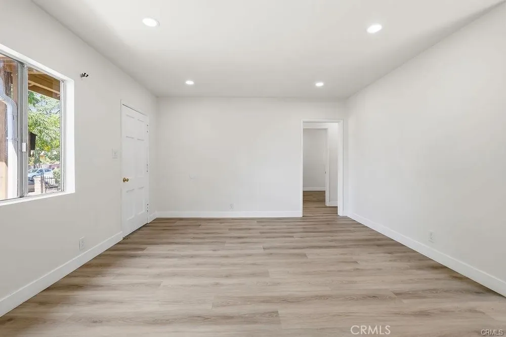 10332 Cayuga Avenue Pacoima, CA 91331