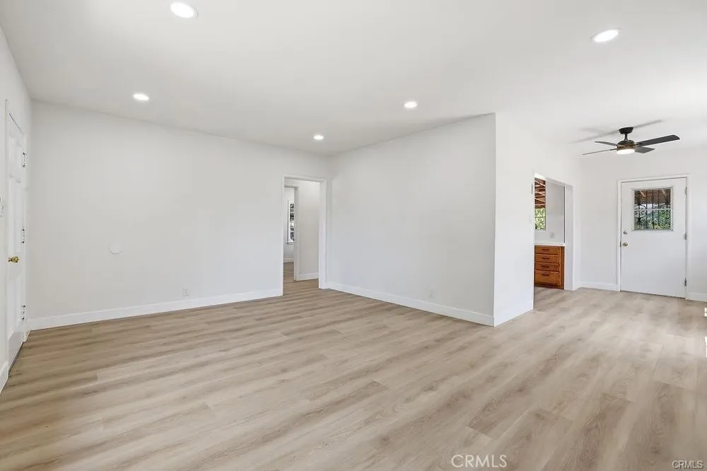 10332 Cayuga Avenue Pacoima, CA 91331
