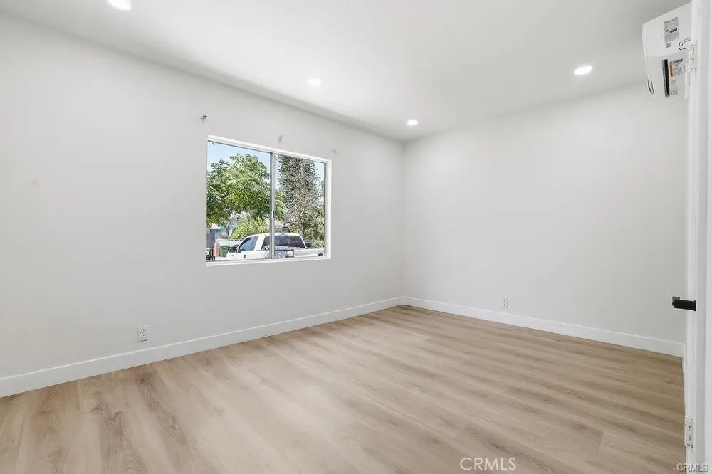 10332 Cayuga Avenue Pacoima, CA 91331