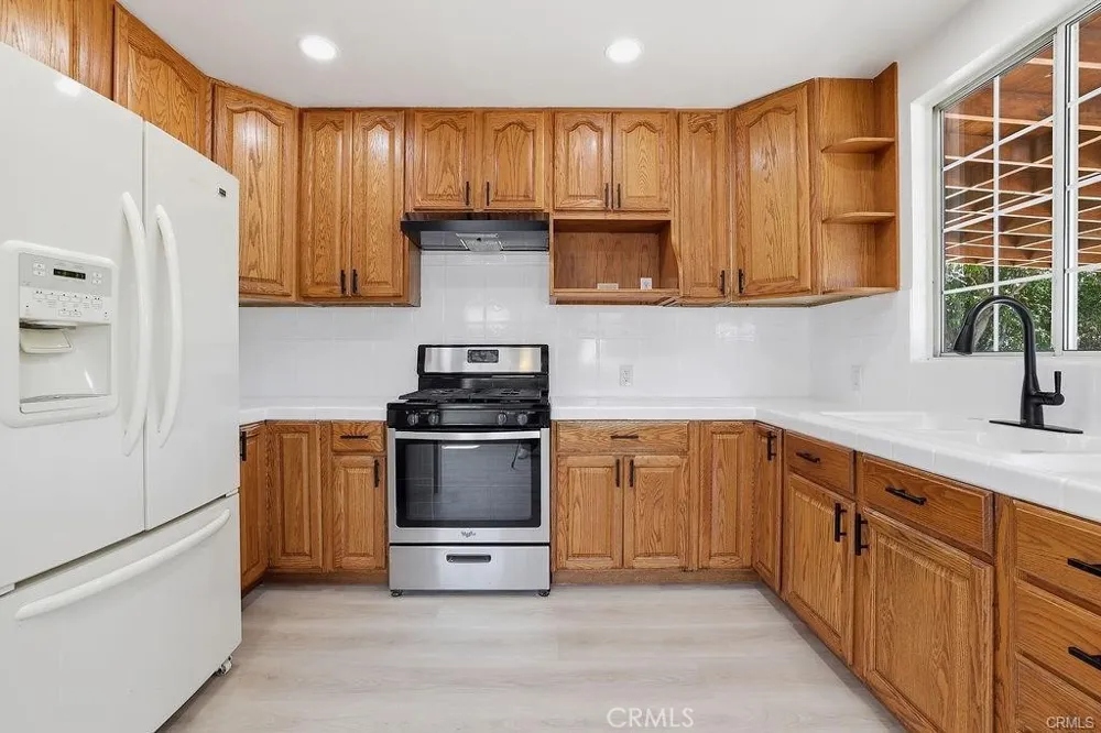 10332 Cayuga Avenue Pacoima, CA 91331