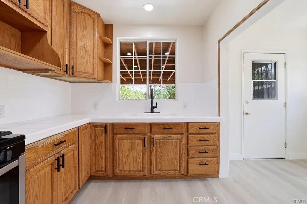 10332 Cayuga Avenue Pacoima, CA 91331