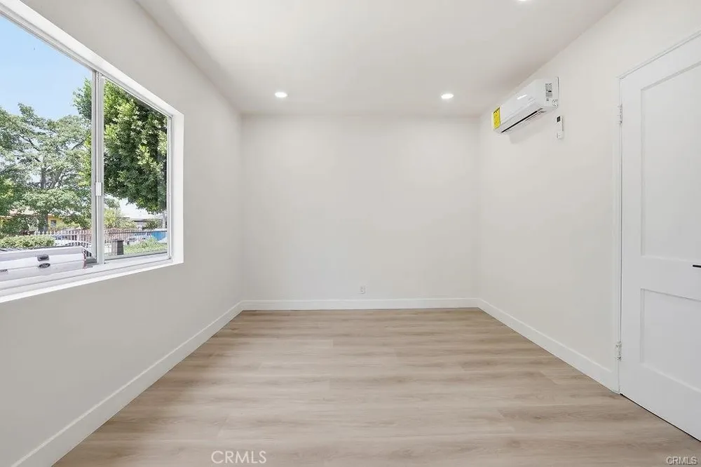 10332 Cayuga Avenue Pacoima, CA 91331