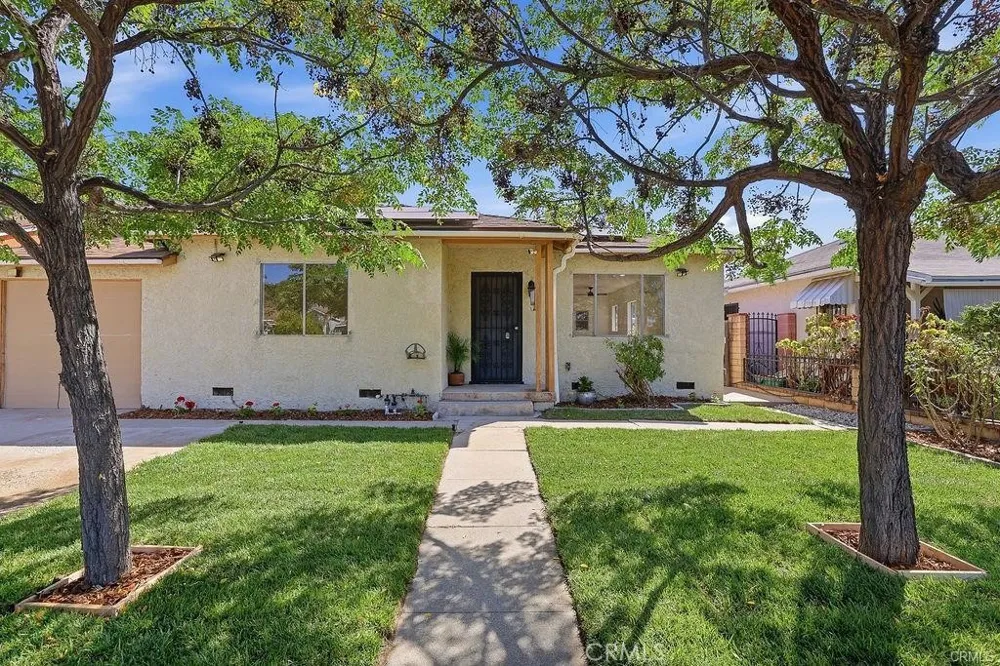 10332 Cayuga Avenue Pacoima, CA 91331