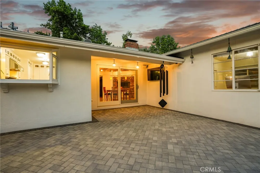 9419 Creemore Drive Tujunga, CA 91042