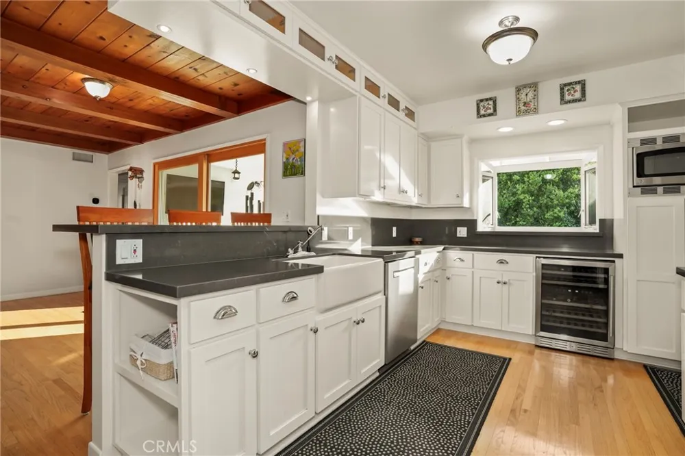 9419 Creemore Drive Tujunga, CA 91042
