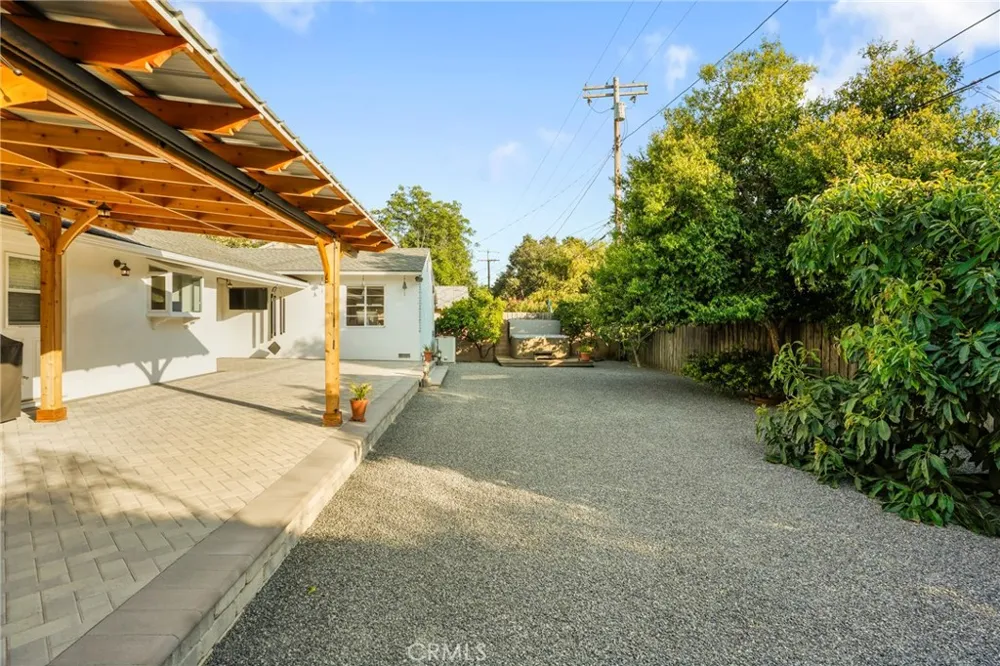 9419 Creemore Drive Tujunga, CA 91042